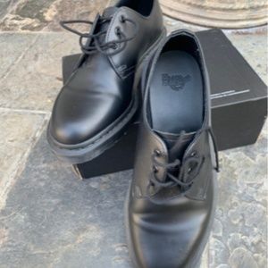 Dr. Martens Mono 1461